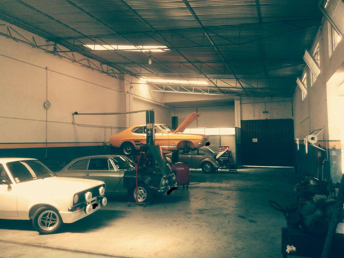 Garagem com clássicos