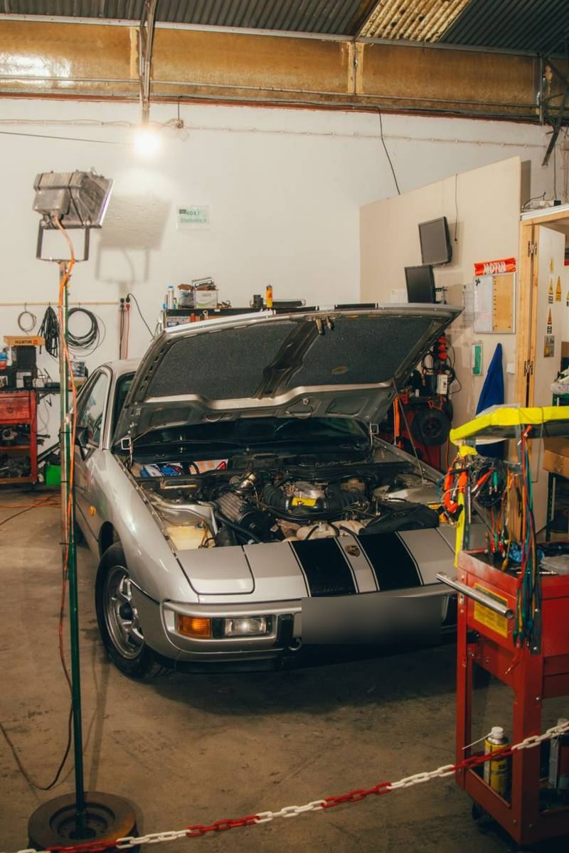 Porsche 924 na oficina